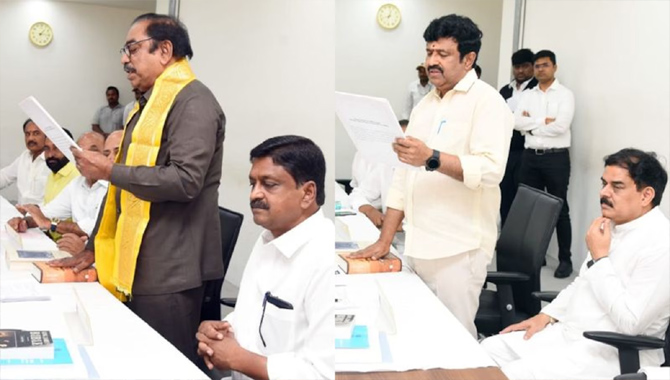 ఎమ్మెల్సీలుగా రామచంద్రయ్య, హరిప్రసాద్‌ల ఏకగ్రీవ ఎన్నిక