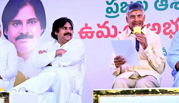 Volunteers: వాలంటీర్లకు త్వరలో గుడ్ న్యూస్..!?