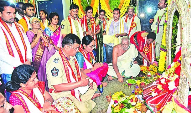 విజయవాడకు ప్రత్యేకం....పోలీసు ఆచారం