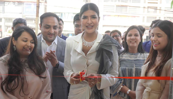 Actress & Producer Lakshmi Manchu inaugurates Limelight Lab Grown Diamonds store