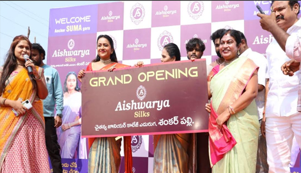 Anchor Suma Unveils the New Aishwarya Silks Store in Shankarpally