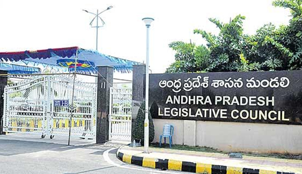 YSRCP : మండలిపైనా వైసీపీ ఆశలు వదులుకోవాల్సిందేనా..?