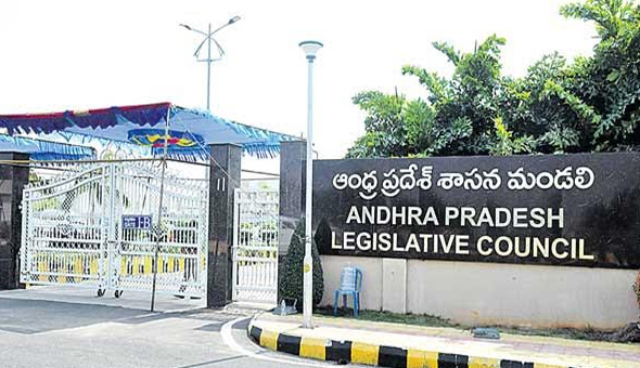 Council : కూటమికి చెక్ పెడుతున్న మండలి ఛైర్మన్..!?