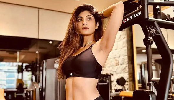 Shilpa Shetty: న‌డుము అందంతో మ‌తి పోగొడుతున్న శిల్పా