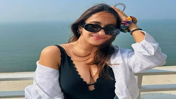 Akansha Ramjan Kapoor Hot In Beach